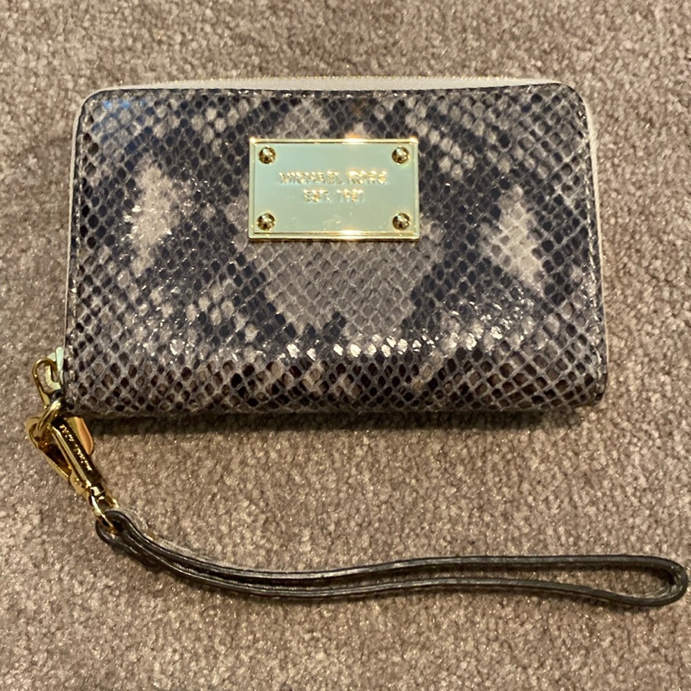 Micheal Kors small wristlet snake print gold detail